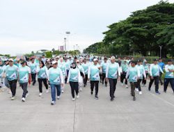 Semangat Kebersamaan, Kapolda Sulbar Ikuti Fun Walk dan Donor Darah HUT KORPRI ke-53