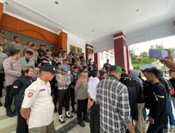 Polres Mamasa Lakukan Pengamanan Aksi Unjuk Rasa HMI Cabang Mamasa Jilid III