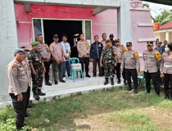 Kunjungi PPK Bontonompo, Kapolres Gowa Bagikan Ini Ke Petugas.
