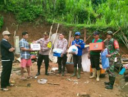 Polres Ponorogo Kirim Bantuan untuk Warga Terdampak Tanah Longsor.
