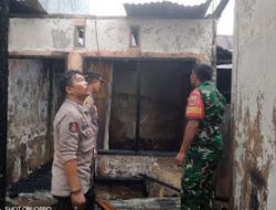 Respon Cepat personil Polsek Somba Opu Datangi TKP Kebakaran Rumah Warga.