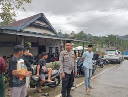 Personel Polsek aralle Polres Mamasa Laksanakan Pengamanan Jalur dan Sekaligus Mendampingi Prosesi Pemakaman di Desa Aralle Utara