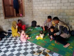 Bhabinkamtibmas Polsek Mambi Silaturahmi dan Laksanakan Sambang Pada Desa Binaannya