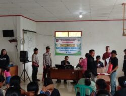 Bhabinkamtibmas Polsek Mamasa Monitoring Penyaluran Bantuan Benang Kepada Pengrajin Tenun Khas Mamasa