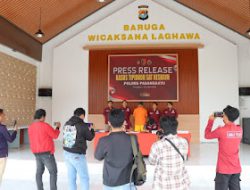 Press Release Polres Pasangkayu, Tersangka Korupsi Dana Desa Maponu Ditangkap di Balikpapan