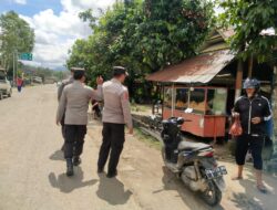 Polsek Sumarorong Laksanakan Patroli Jalan Kaki Ciptakan Kamtibmas Aman dan Nyaman