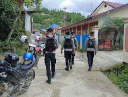 Sat Samapta Polres Mamasa Laksanakan Patroli Jalan Kaki untuk Jaga Keamanan Wilayah Hukum Polres Mamasa
