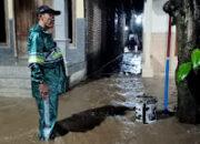 Pastikan Kondisi Aman, Babinsa Monitoring Banjir