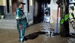 Pastikan Kondisi Aman, Babinsa Monitoring Banjir