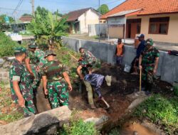 Danramil 0819/11 Beji Bersama Anggota dan Masyarakat Laksanakan Karya Bakti