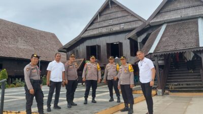 Kapolsek Somba Opu Lakukan Pengamanan di Lokasi Kunjungan Menteri Kebudayaan RI