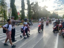 Commander Wish Lantas Sat Polres Polman Laksanakan Pengamanan dan Pengaturan Lalu Lintas di Pagi Hari