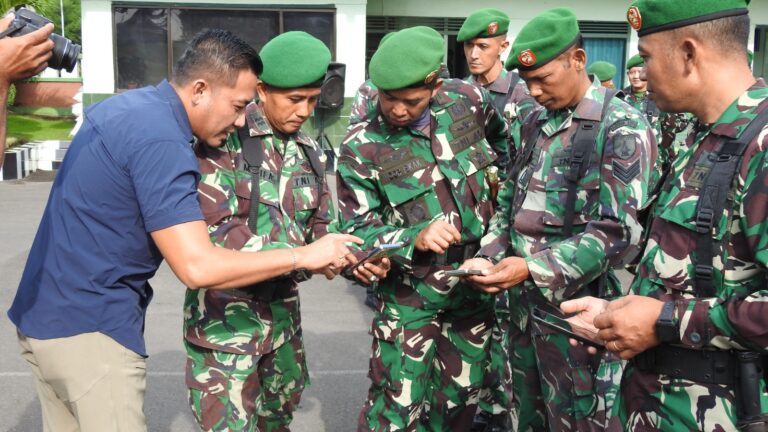 Mendadak Dandim Pasuruan Cek HP Prajurit, Pastikan Tidak Terlibat Judi Online 