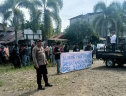 Polsek Tommo Polresta Mamuju Gelar Pengamanan Aksi Unras Aliansi Masyarakat Desa Tamemongga Bersatu