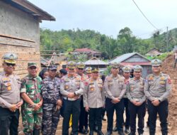 Peduli Korban Longsor, Kapolda Sulbar Salurkan Bantuan Kemanusiaan di Mamuju