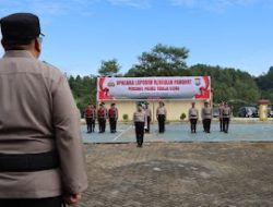 Kapolres Toraja Utara Pimpin Upacara Kenaikan Pangkat 13 Personel Periode 1 Januari 2025.