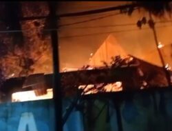 Kantor Dinas Pendidikan Kota Makassar Terbakar