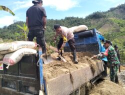 Bhabinkamtibmas Polsek Mambi Sambangi Lokasi Pembangunan Masjid di Mehalaan Barat