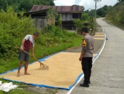 Bhabinkamtibmas Polsek Aralle Laksanakan Sambang dan Pantau Situasi Kamtibmas di Desa Salurindu