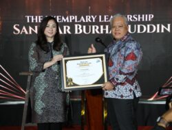 Jaksa Agung Raih Penghargaan ”The Exemplary Leadership” Elshinta Award 2025