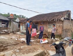 Rumah Warga Panggarangan Ambruk Diterjang Angin Kencang, Korban Belum Dapatkan Bantuan