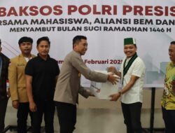 Kolaborasi Polresta Mamuju dan Mahasiswa Gelar Baksos dengan Salurkan Paket Sembako Kepada Warga