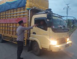 Satuan Binmas Polresta Mamuju Berbagi Berkah di Jumat Pagi