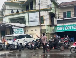 Polwan Polres Gowa Laksanakan Pengamanan Salat Jumat di Sejumlah Masjid.