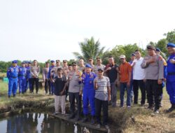 Kapolda Sulbar Kolaborasi Masyarakat Kalukku Tebar Benih Ikan Bandeng, Dukung Ketahanan Pangan