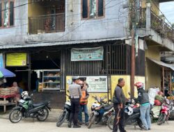 Patroli Jalan Kaki Satlantas Polres Mamasa Untuk Cegah Kemacetan dan Laka Lantas