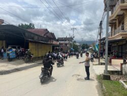 Polsek Mamasa Gelar Pengaturan Lalu Lintas di Jam Pulang Sekolah untuk Cegah Kemacetan