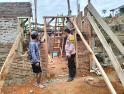 Giat Bhabinkamtibmas Polsek Mambi Melaksanakan Sambang di Desa Binaan