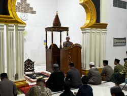 Safari Ramadhan Polda Sulbar: Bripda Elfata dan Ananda Berikan Sentuan Agama di Masjid Sitti Aisyah