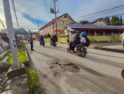 Polsek Mamasa Gelar Pergelaran Pasukan Ambang Gangguan untuk Kelancaran Lalu Lintas