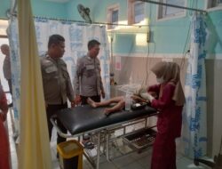 Personel Polsek Sendana Bergerak Cepat Tangani Kecelakaan Lalu Lintas di Dusun Banua Selatan