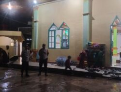 Polsek Mamasa Laksanakan Pengamanan Shalat Isya dan Tarawih di Masjid Nurul Iman Tatoa