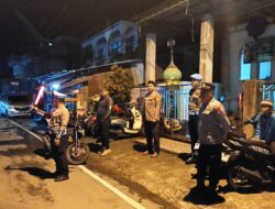 Pastikan Kenyamanan Beribadah, Polres Toraja Utara Gelar Patroli dan Pengamanan Sholat Tarawih