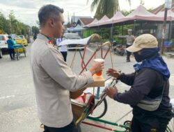 Kapolres Majene Berbagi Takjil Gratis kepada Pengendara dan Tukang Becak di Bulan Ramadhan