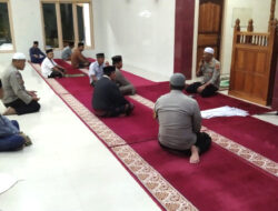 Safari Ramadhan Kapolsek Pamboang Sampaikan Himbauan Kamtibmas di Masjid Al Ihsan Lalampanua