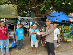 Kapolsek Sendana Bersama Jajaran Berbagi Takjil di Pangkalan Bentor Kelurahan Mosso