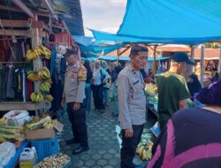 Kapolsek Malunda Pantau Harga Bahan Pokok di Pasar Rakyat Malunda di Bulan Ramadhan