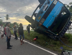 Kecelakaan Tunggal di Jalan Poros Majene-Mamuju, Truk Fuso Terbalik