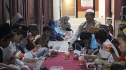 Kapolres Pasangkayu Buka Puasa Bersama Dengan Masyarakat Dan Anak-anak Sekitar Mako Polres