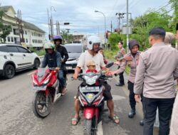 Biro SDM Polda Sulbar Semarakkan Ramadan dengan Bagikan Takjil Gratis di Mamuju