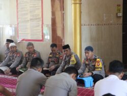 Wakapolres Polman Tadarusan Bersama Personel di Mesjid Al. Hisbah Dipolres Polman