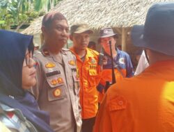 Personel Polsek Tabulahan Turung Langsung Evakuasi Korban Hanyut di Sungai Talopak Ditemukan dalam Keadaan Utuh
