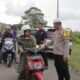 Berbagi Takjil kepada Pengguna Jalan di Depan Mako Polres Pasangkayu,