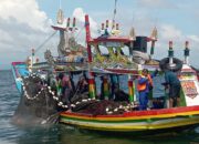 Polisi Amankan Tiga Kapal Bolga yang Melanggar Batas Wilayah Tangkap Ikan di Probolinggo