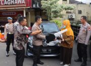 Senyum Sumringah Korban Curanmor Saat Polres Pelabuhan Tanjungperak Temukan dan Kembalikan Kendaraan yang Hilang
