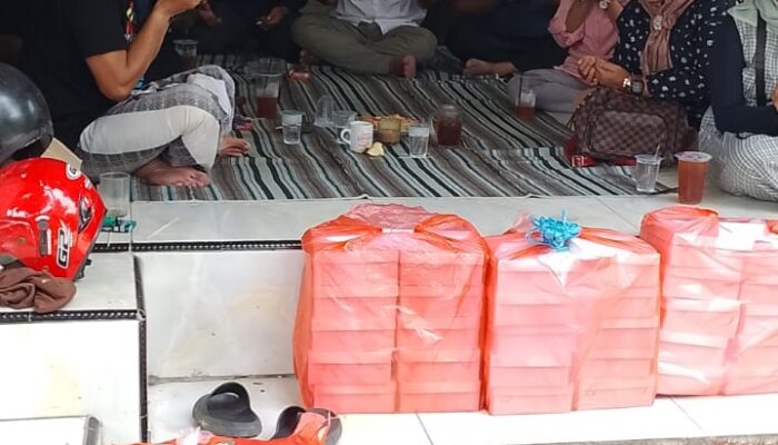 Jumat Berkah, Alumni SMA PGRI 1 Angkatan 95 Tebar Kasih dan Santunan Anak Yatim